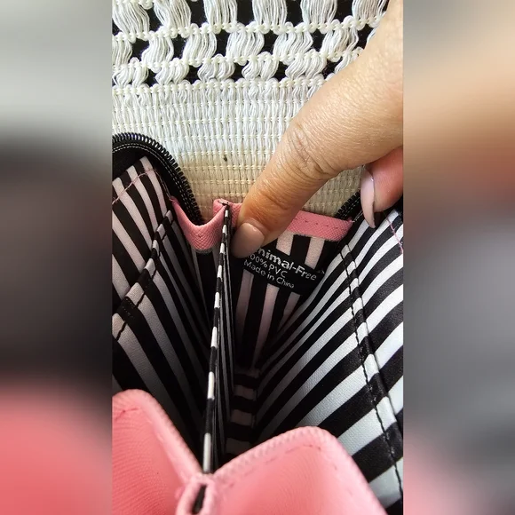 Marc Tetro Yorkie Small Wallet Card Holder Pockets Faux Leather. - Picture 7 of 8